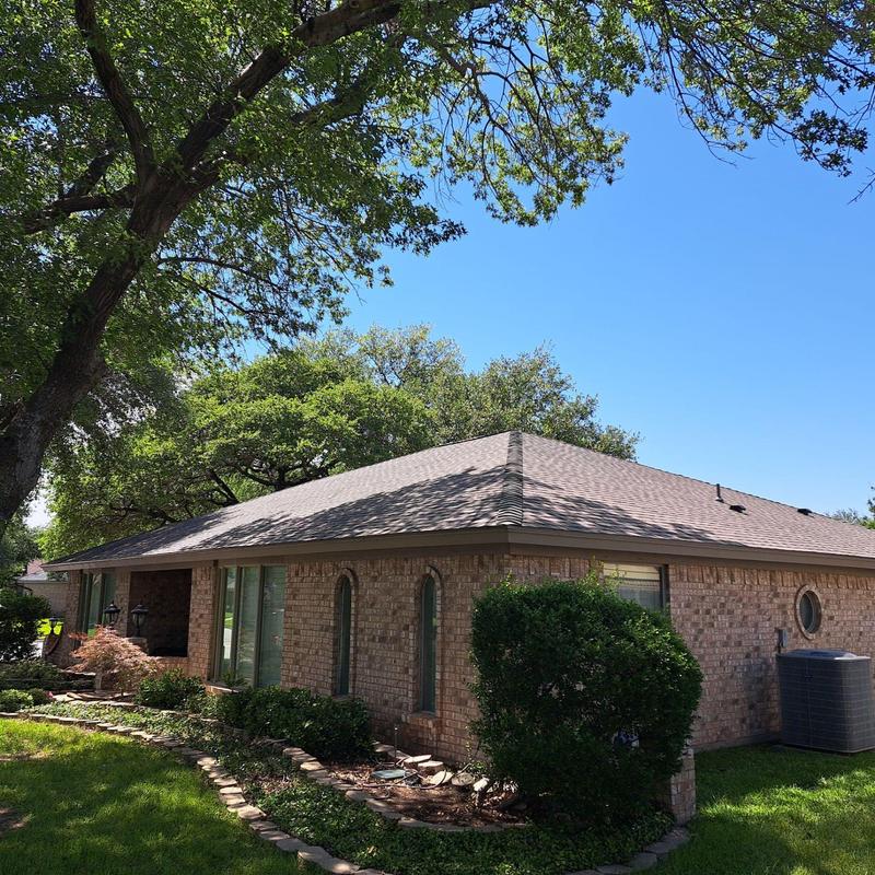GAF Timberline HDZ shingle roof with ridge vents
