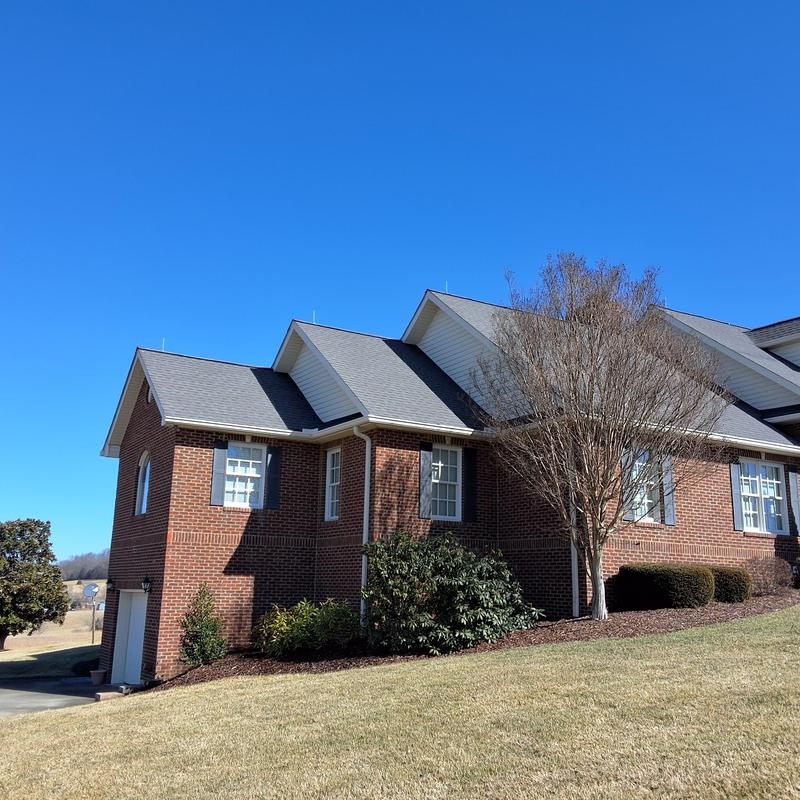 Atlas Pinnacle Pristine Black Shadow shingle roof