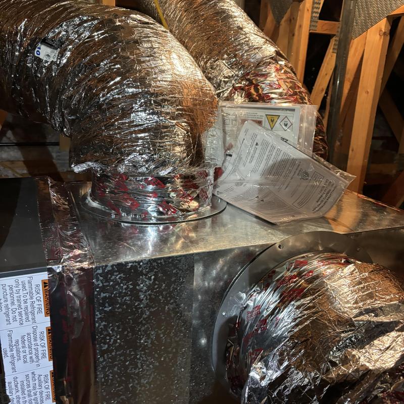 R6 insulated HVAC ductwork with new plenums and registers R6 insulated HVAC ductwork with new plenums and registers