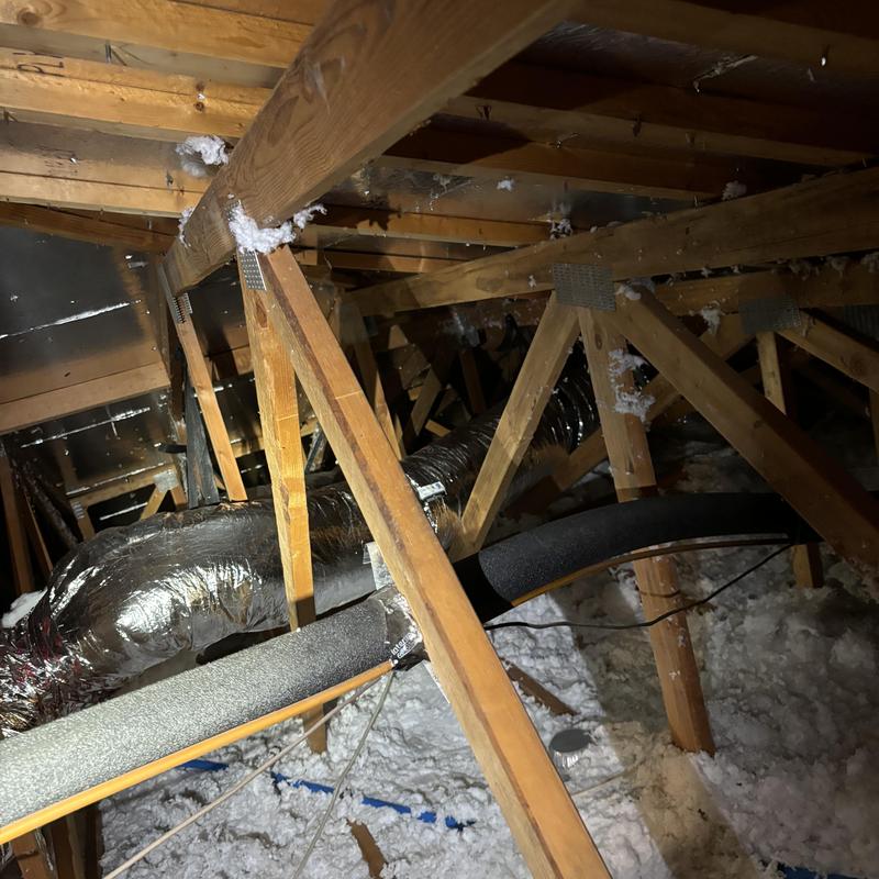 R6 insulated ductwork and attic framing beams R6 insulated ductwork and attic framing beams