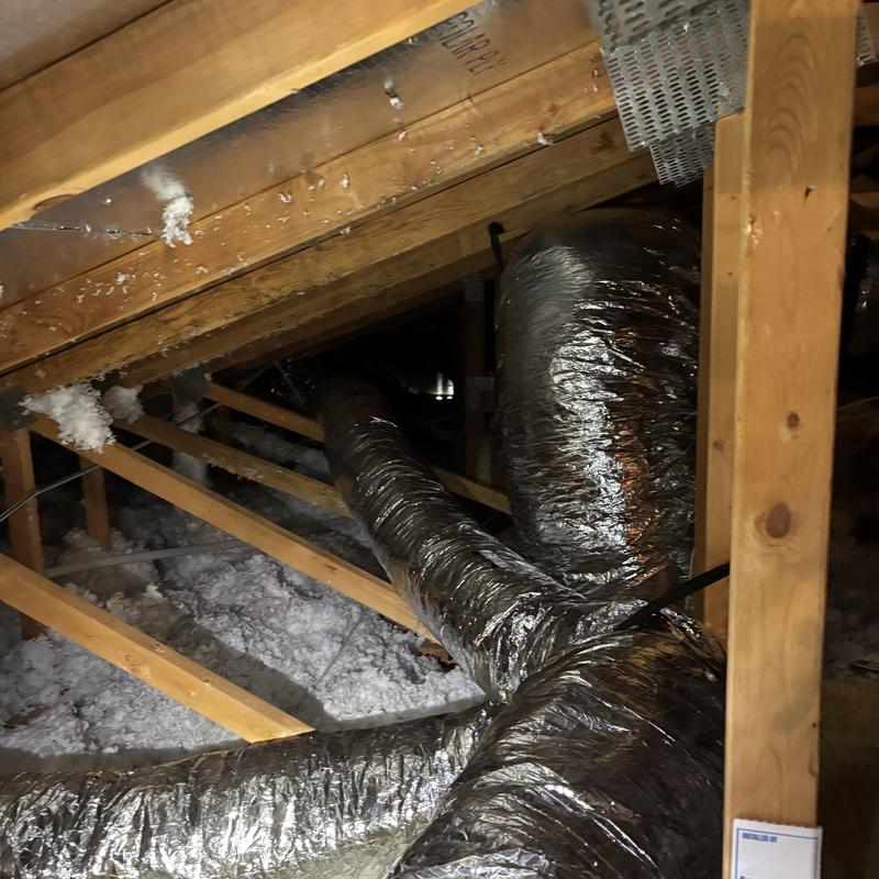 R6 insulated flexible ductwork in attic space R6 insulated flexible ductwork in attic space