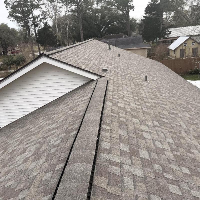 Owens Corning asphalt shingle roof with ridge cap