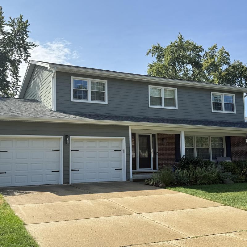 Atlas Pinnacle asphalt roof with composite siding