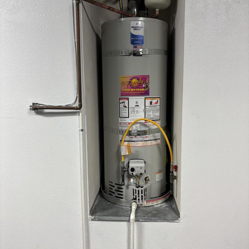 Bradford White 50-gallon water heater with gas line flex