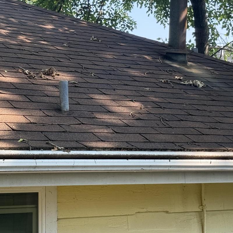 Atlas Impact class 4 asphalt roof with gutter in McHenry