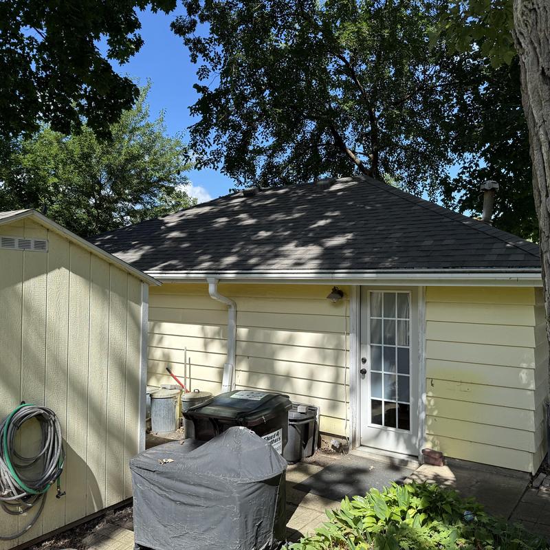 Atlas Impact Class 4 shingle roof on residential garage