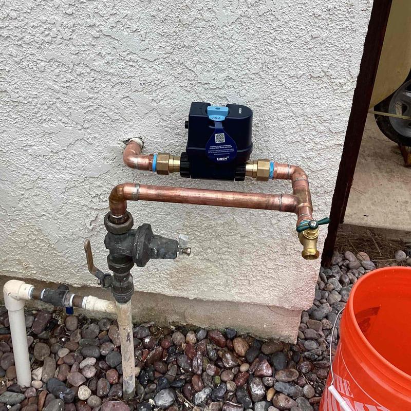Moen Flo smart water meter with copper piping