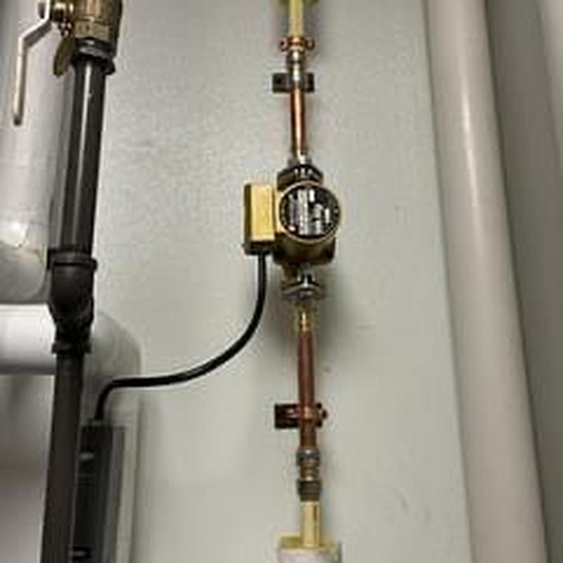 Recirculation pump with copper piping installation