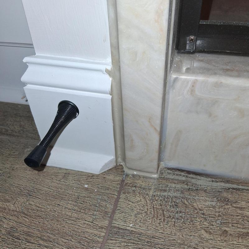 Bathtub tile edge with new silicone caulking