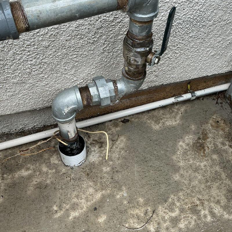 Metal water supply pipe union reseal and inspection