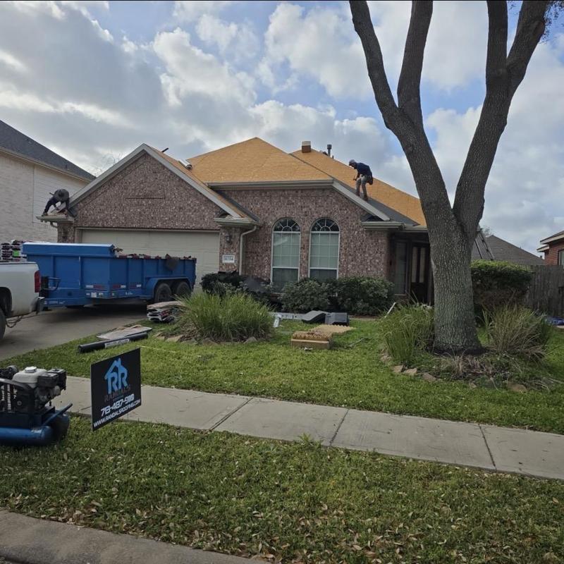 Architectural shingle roof installation in Pearland, TX
