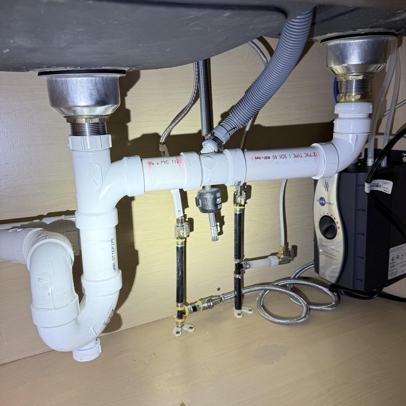 Insta-hot faucet plumbing with emergency shutoff valve Insta-hot faucet plumbing with emergency shutoff valve