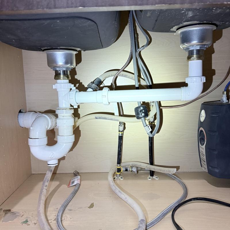 Kitchen sink drainage pipes and water supply lines installation Kitchen sink drainage pipes and water supply lines installation