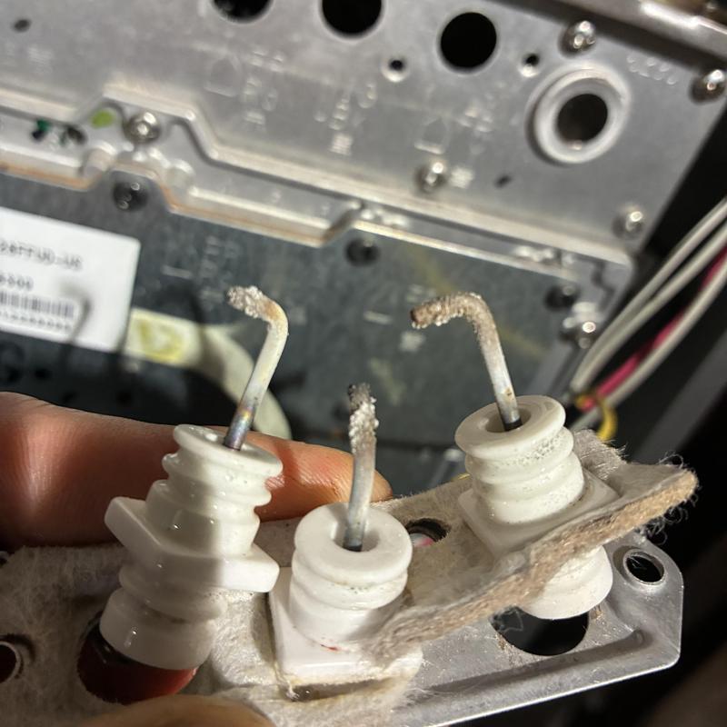 Igniter electrodes on tankless water heater unit