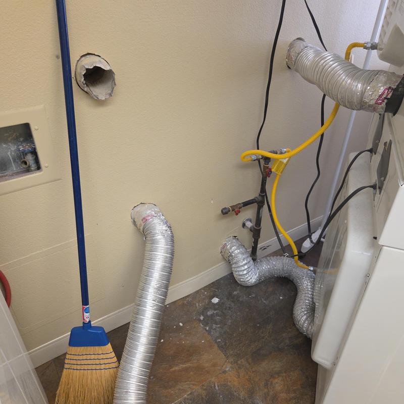 Gas manifold black iron piping with flexible ducts