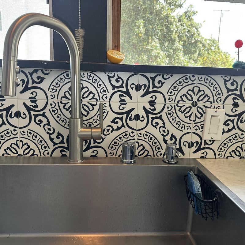 Kitchen sink faucet with soap dispenser and splashback