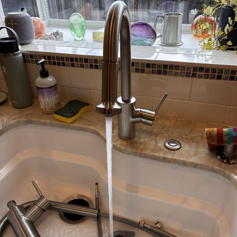 HansGrohe kitchen faucet with running water installed