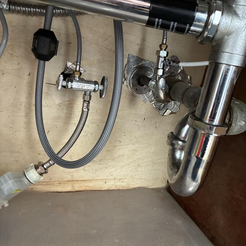 Drinking water filter system and kitchen faucet plumbing connections