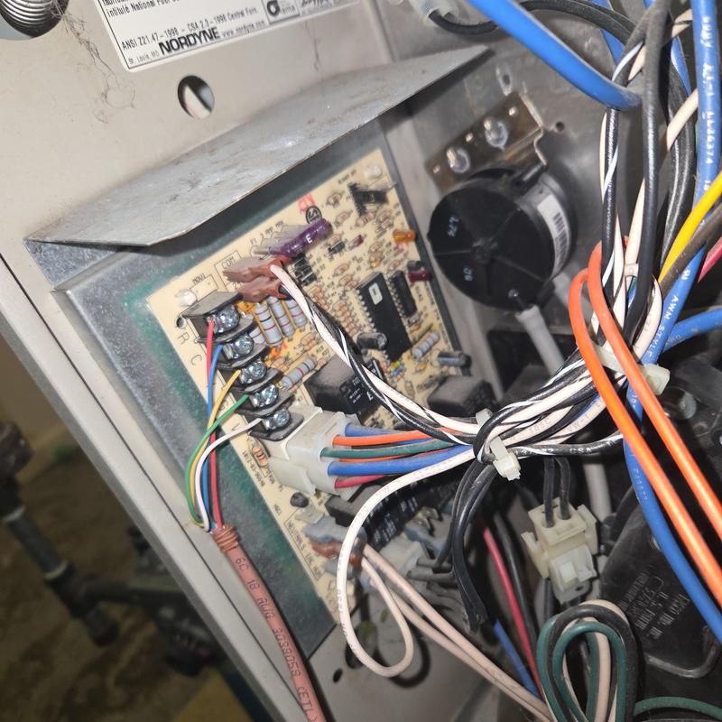Nordyne gas furnace control board with wiring