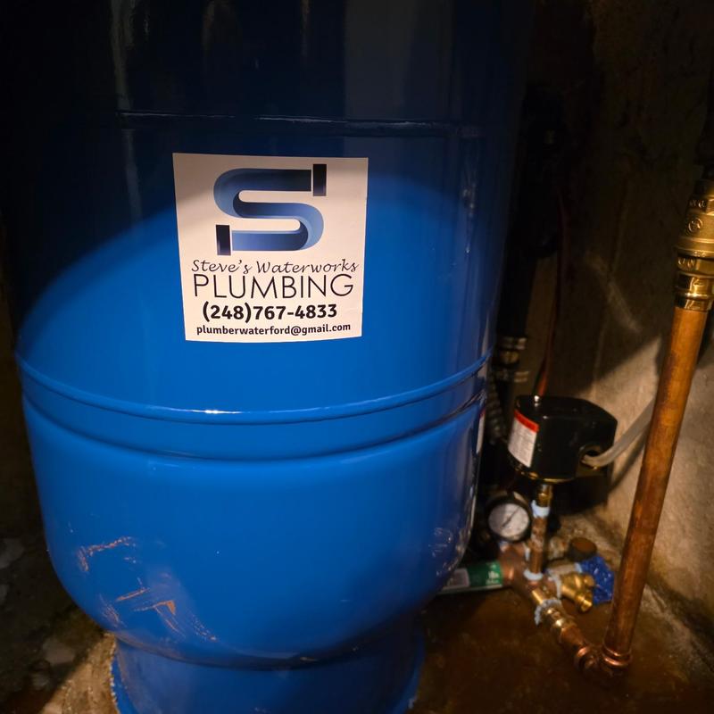 Bladder tank with pressure switch and ball valves installation