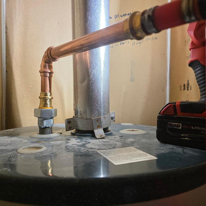 Water heater copper pipe with dielectric union installation