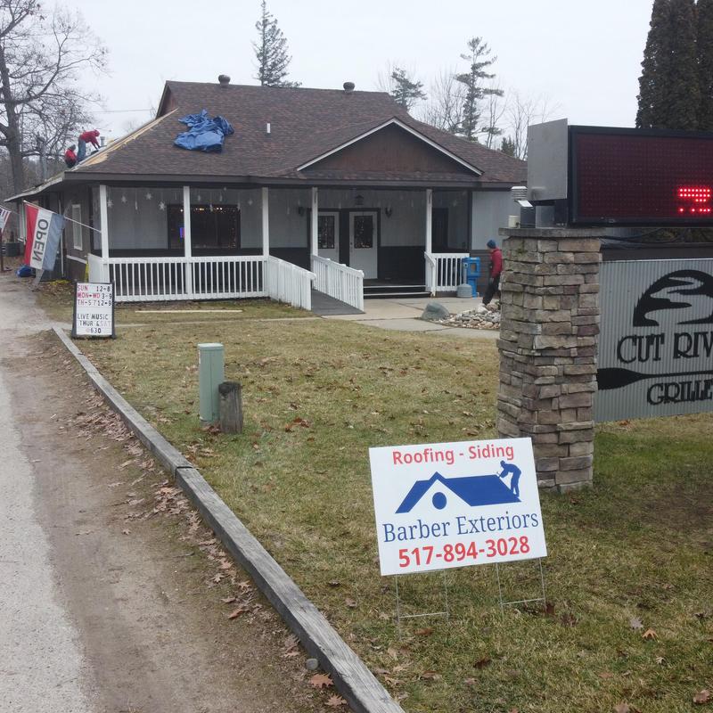 GAF Timberline HDZ roof installation on restaurant