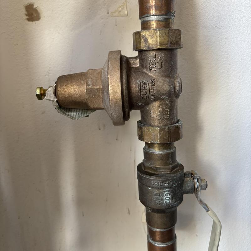 1-inch pressure reducing valve on copper pipe 1-inch pressure reducing valve on copper pipe