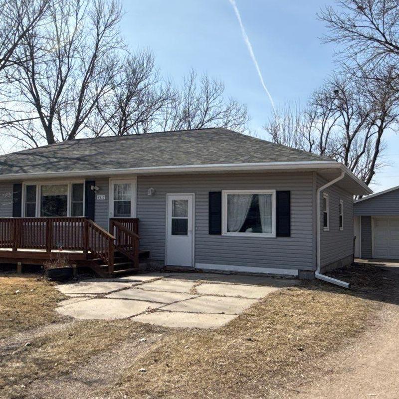 Malarkey Vista shingles with seamless gutters installed