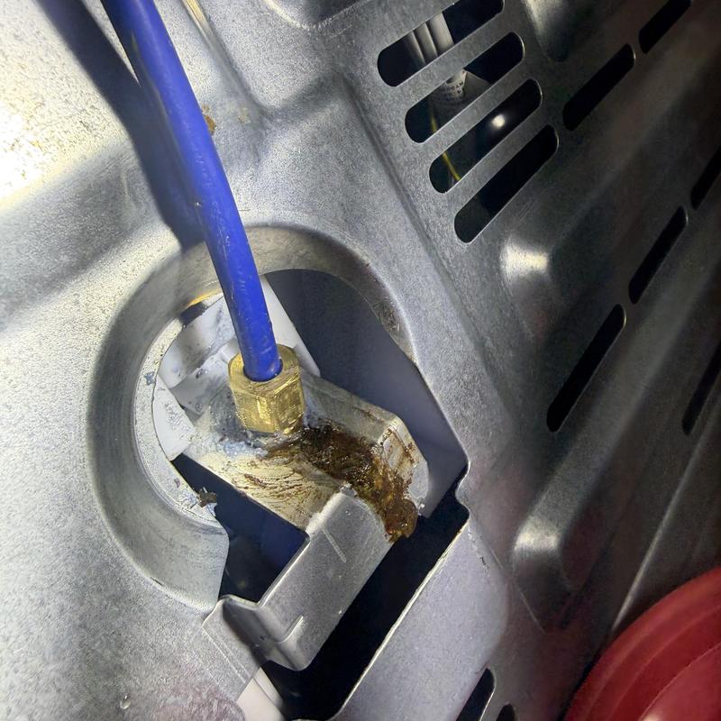 Refrigerator ice maker water line with leak repair