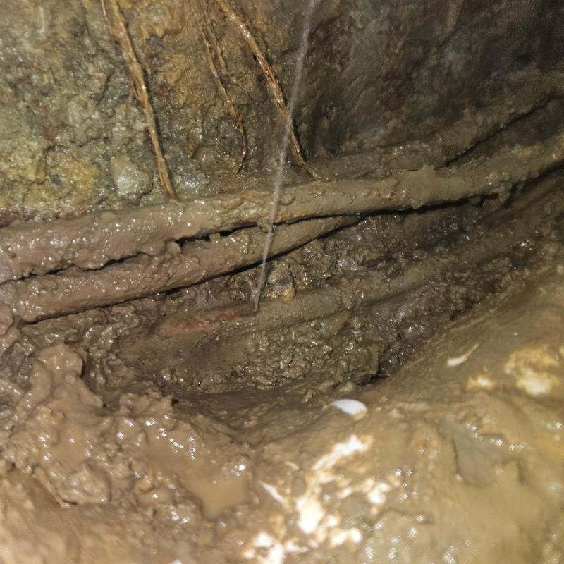 Water line leak in mud tunnel under home slab