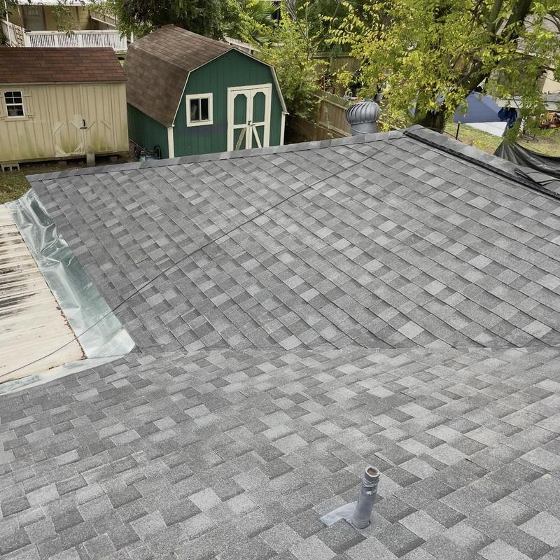 Architectural asphalt shingle roof with ventilation system