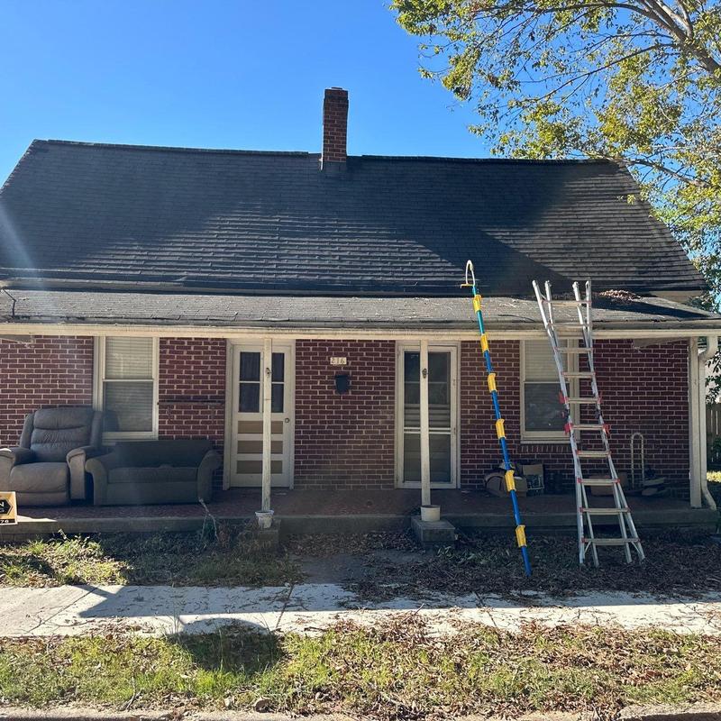 Owens Corning Onyx Black shingles with white gutters