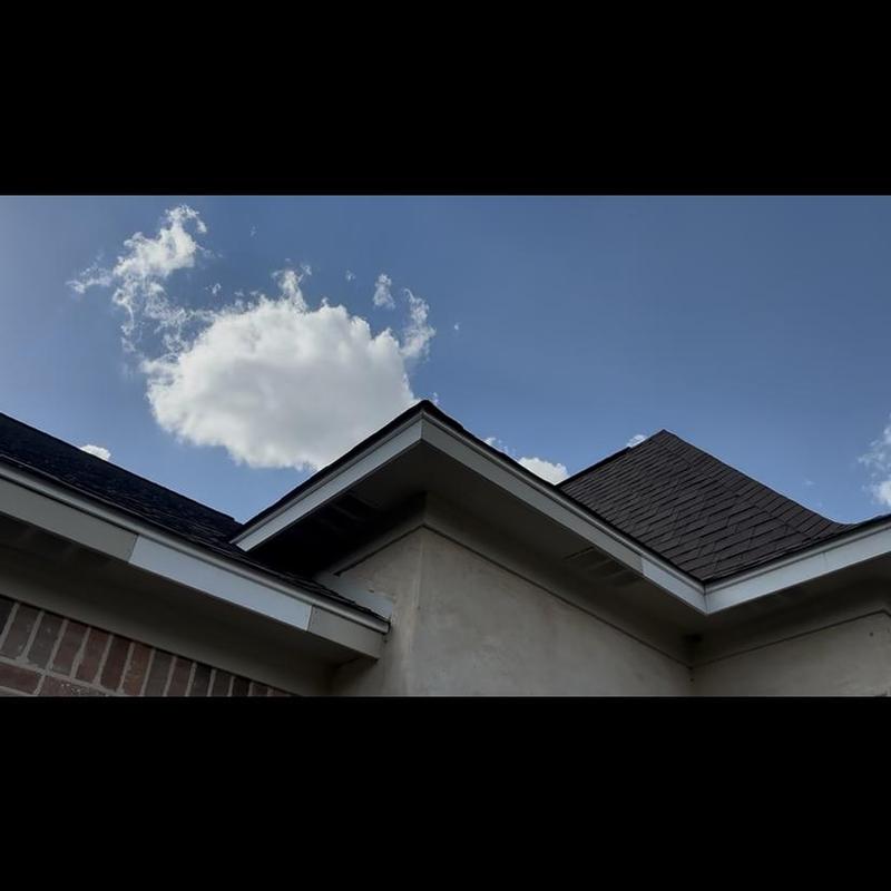 Roof fascia with replaced rotten wood in Florence, MS