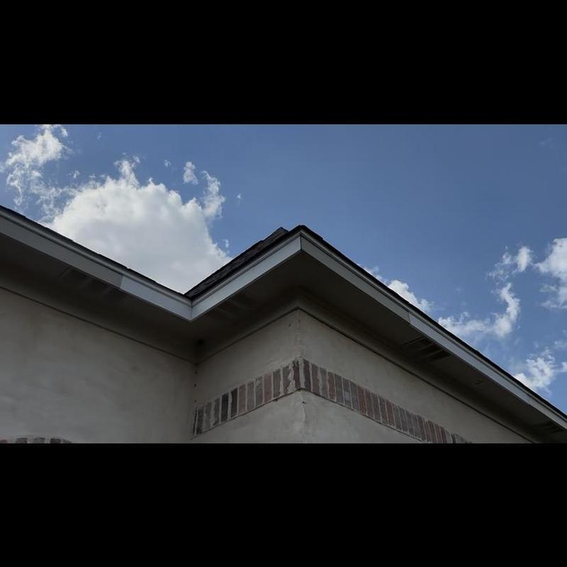 Roof fascia with replaced rotten wood in Florence, MS