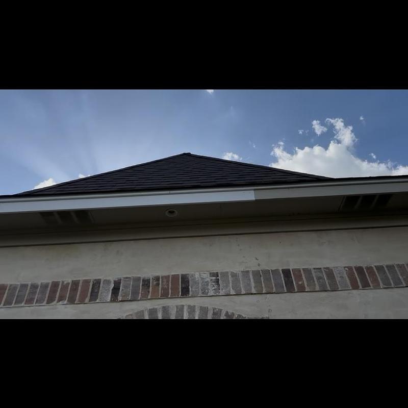 Fascia board with new wood replacement on house roof