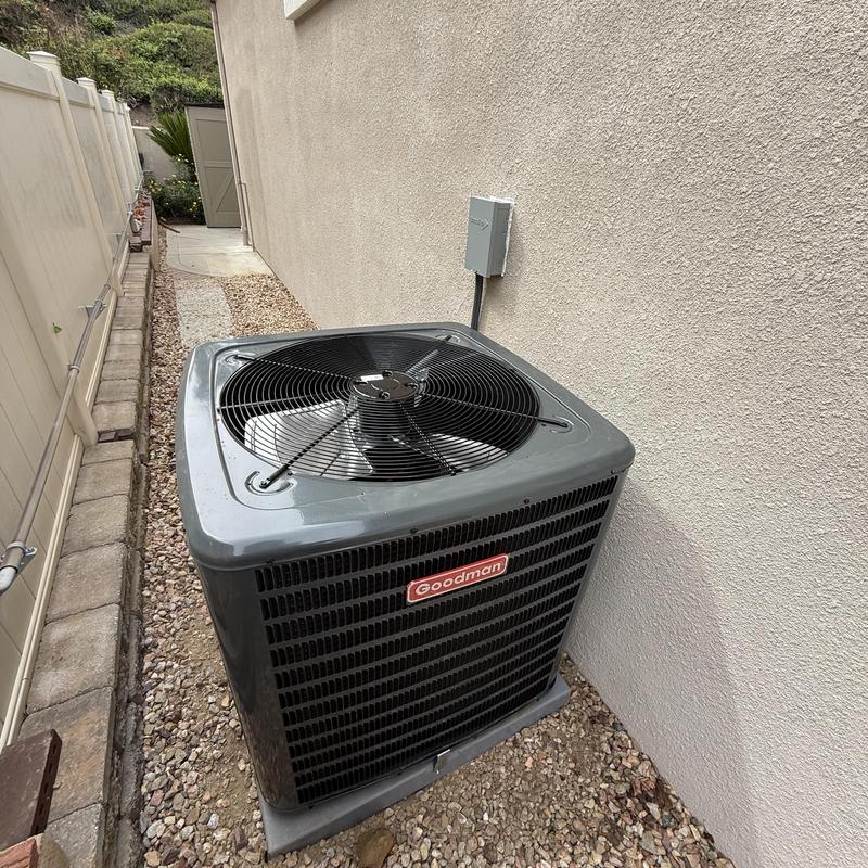 Goodman 5 ton condenser with pad disconnect and fuses