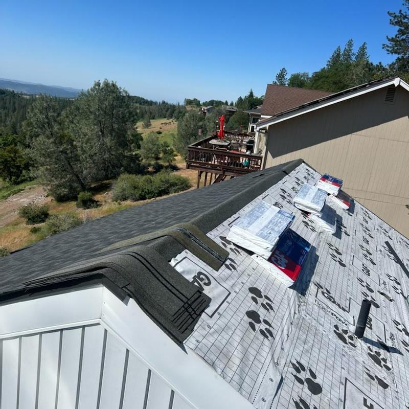 Gaf lifetime asphalt roof installation with underlayment
