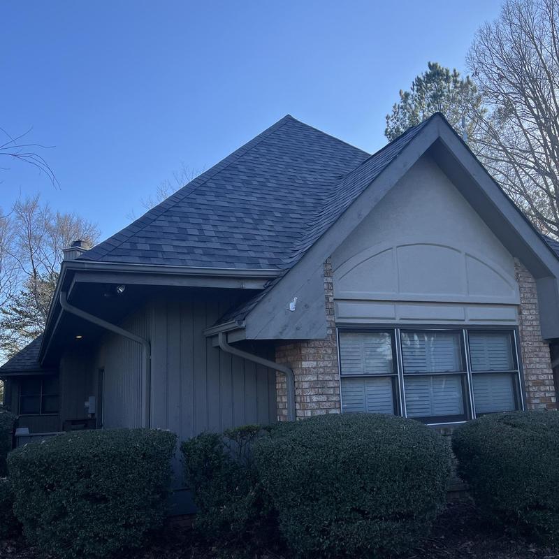 IKO Dynasty Driftshake shingle roof on residential home