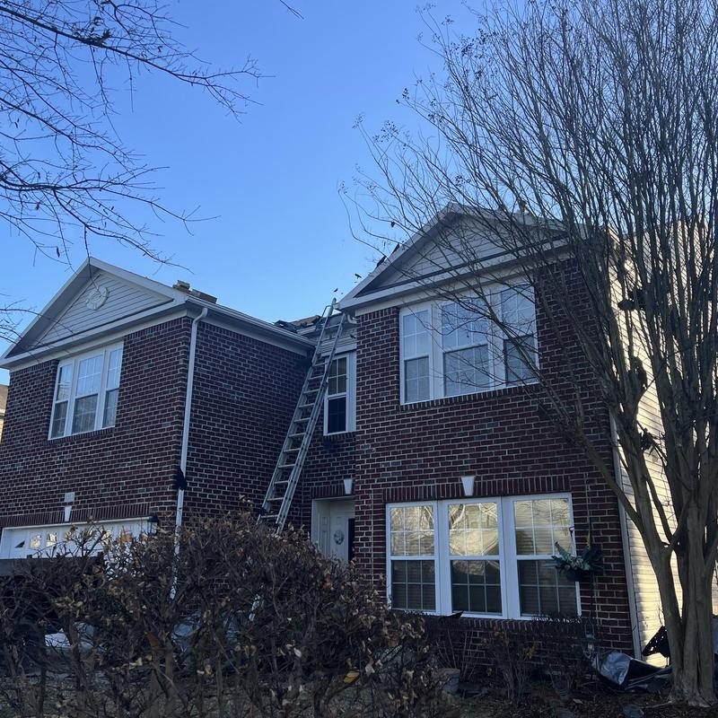 IKO Dynasty Granite Black shingles installation on roof