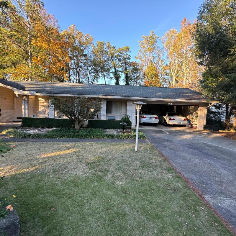 Soffit and fascia replacement on residential roof