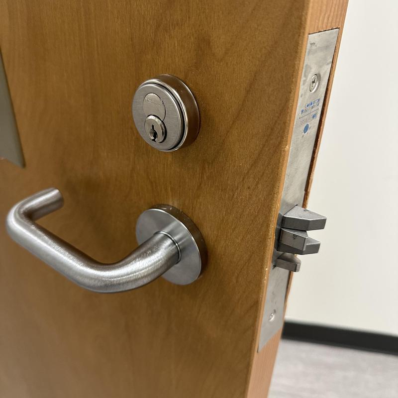 Commercial full mortice lock with stainless lever handle
