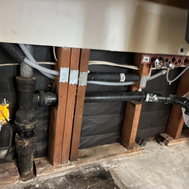 Cold water pipe and drainage system inside wall framing Cold water pipe and drainage system inside wall framing