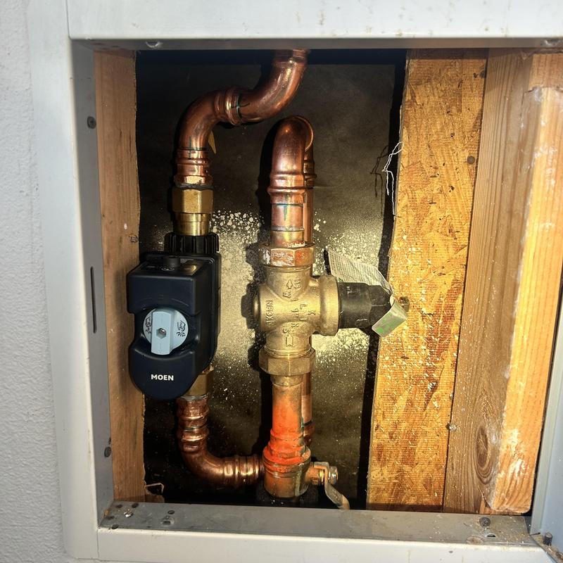 Flo by Moen smart water monitor and valve installation