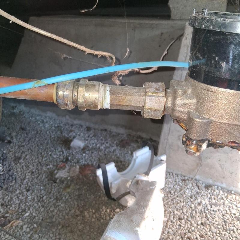 Shutoff valve with copper and plastic supply lines