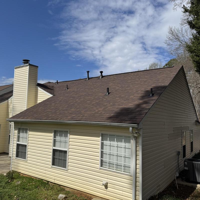 Owens Corning Brownwood shingle roof on residential home
