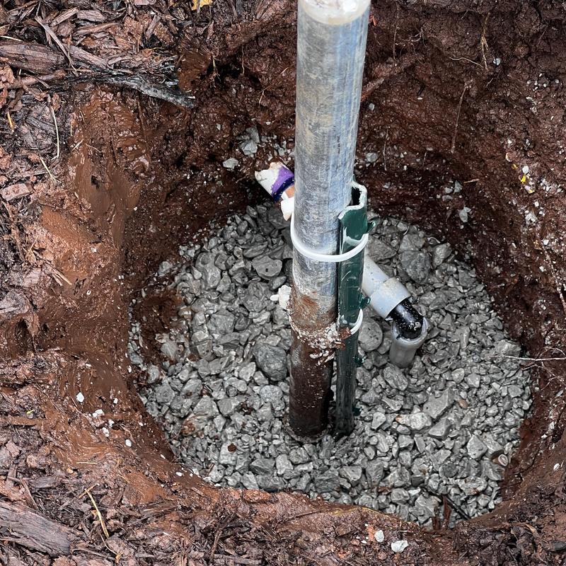 Bury hydrant installation with gravel base in soil hole