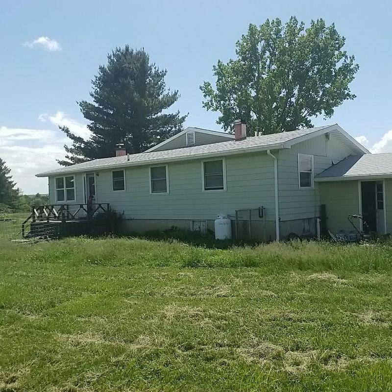 Architectural shingle roof on rural Vermont home