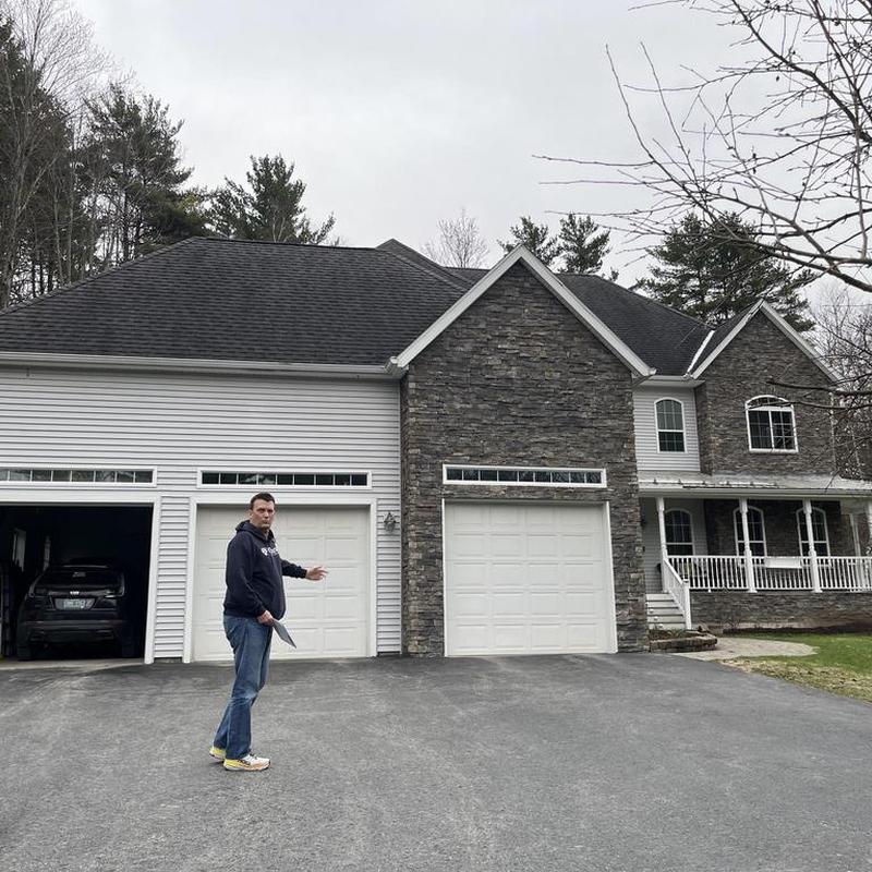 Asphalt shingle roof on large Vermont home