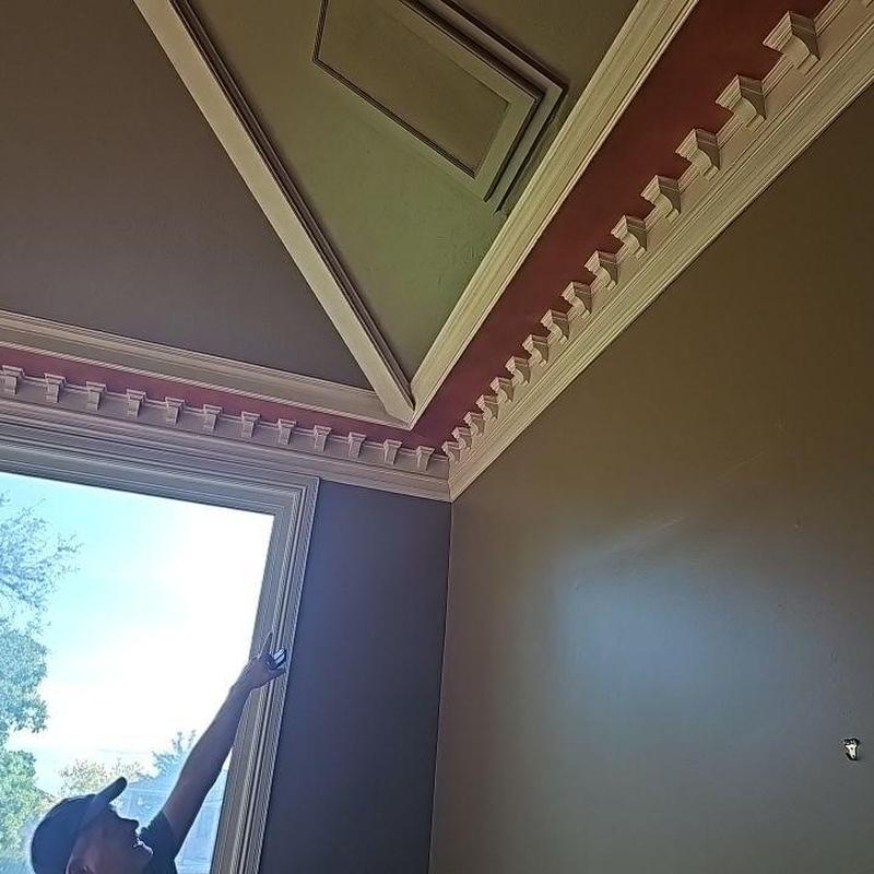 Crown molding installation with ceiling detail inspection Crown molding installation with ceiling detail inspection