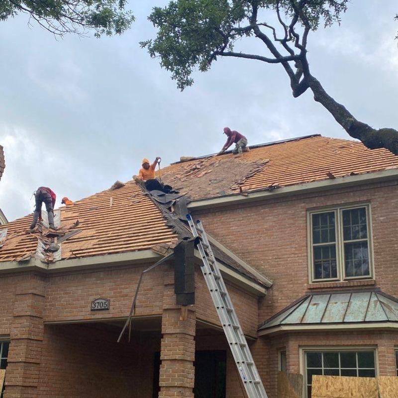 Radiant Barrier Decking installation on roof in Dallas, TX Radiant Barrier Decking installation on roof in Dallas, TX